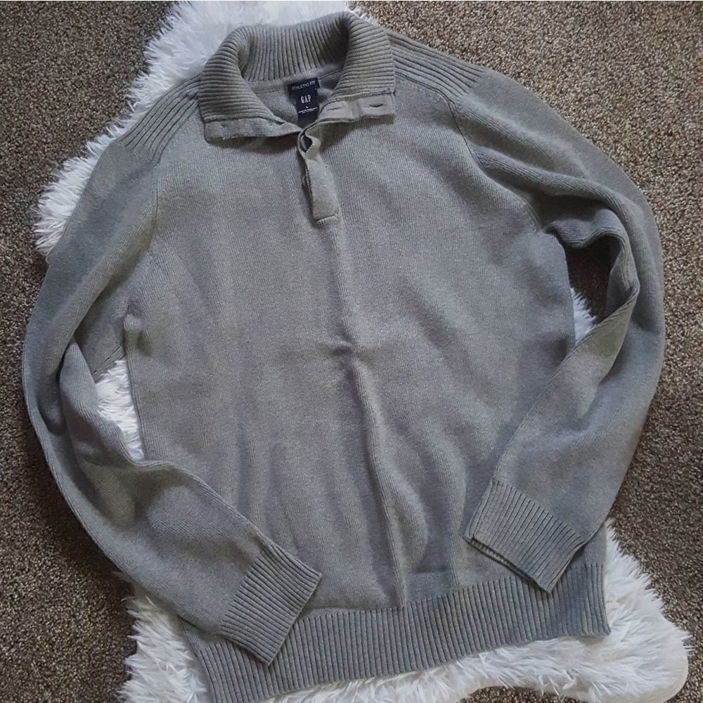 ‎GAP athletic fit button up neck sweater Size Large